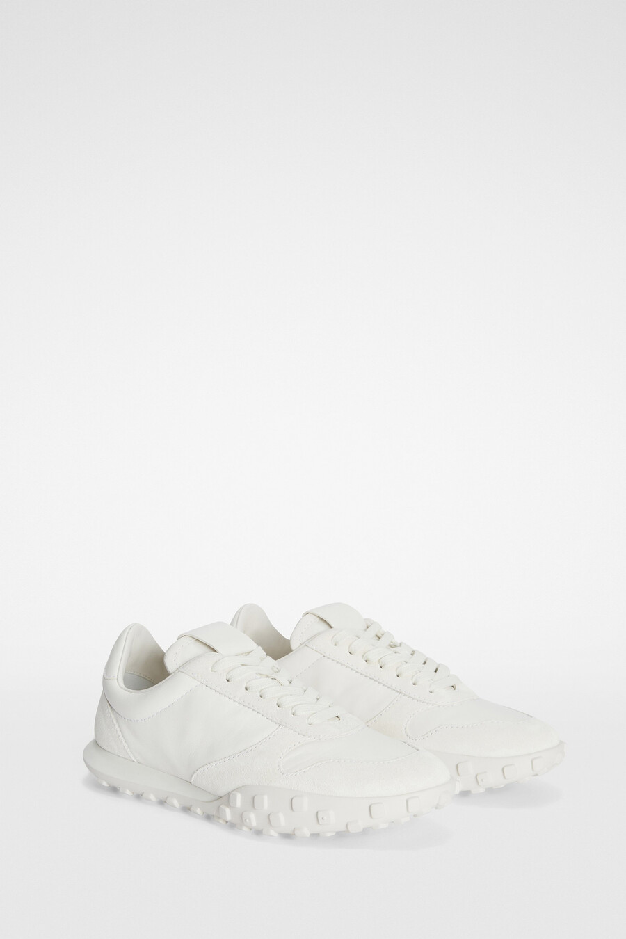 moon sneaker